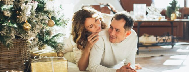 Why the Holiday Season is Perfect for Promoting Dating Offers